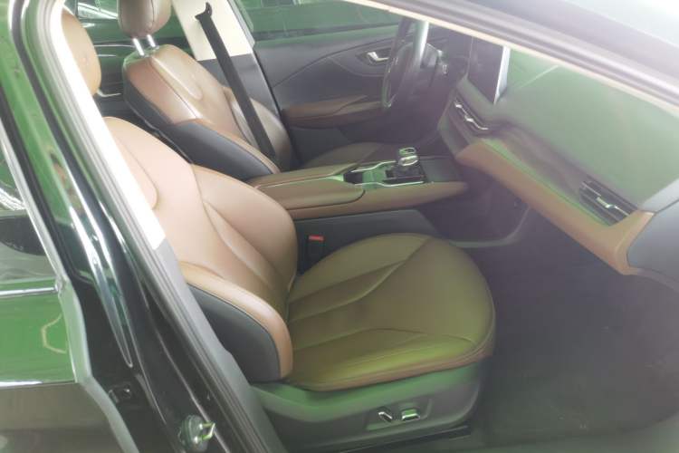 Used Hongqi E-QM5 2021 Charging T3 Version 4 Seats
