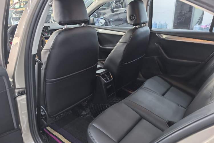 Used Skoda Octavia 2019 1.5L Automatic SmartDrive Comfort Edition China VI Standard
