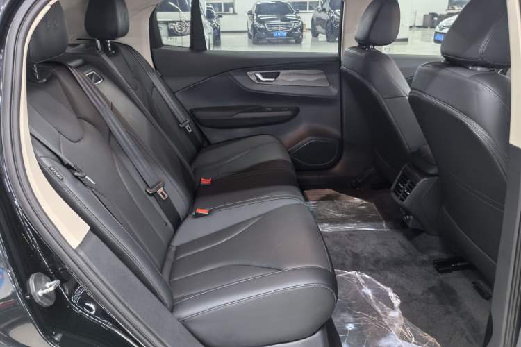 Used Hongqi E-QM5 2024 610 km PLUS
