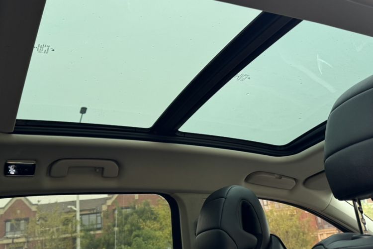 Used  6 2016 1.6T Luxury Edition THP160
