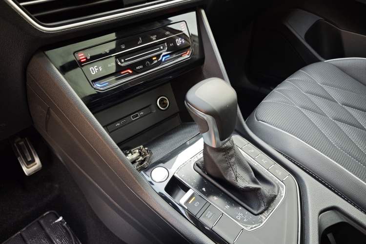 Used Volkswagen Tiguan L 2022 330TSI Automatic Two-Wheel Drive R-Line Enhanced Edition