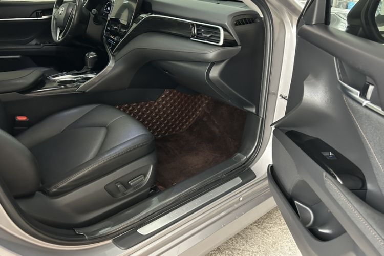 Used Toyota Camry 2021 2.5G Luxury Edition
