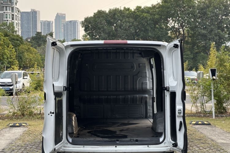 Used SAIC MAXUS Dana V1 2024 V1 Long Wheelbase Low Roof (51 kWh)