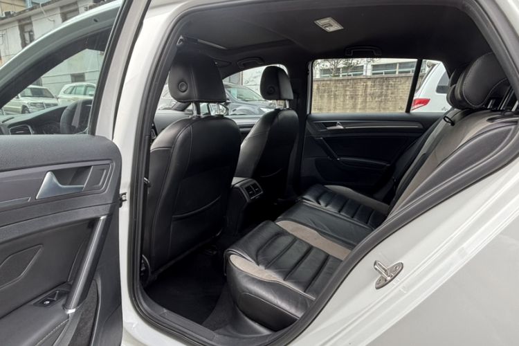 Used Volkswagen Golf 2017 280TSI Automatic R-Line Million-Vehicle Commemorative Edition
