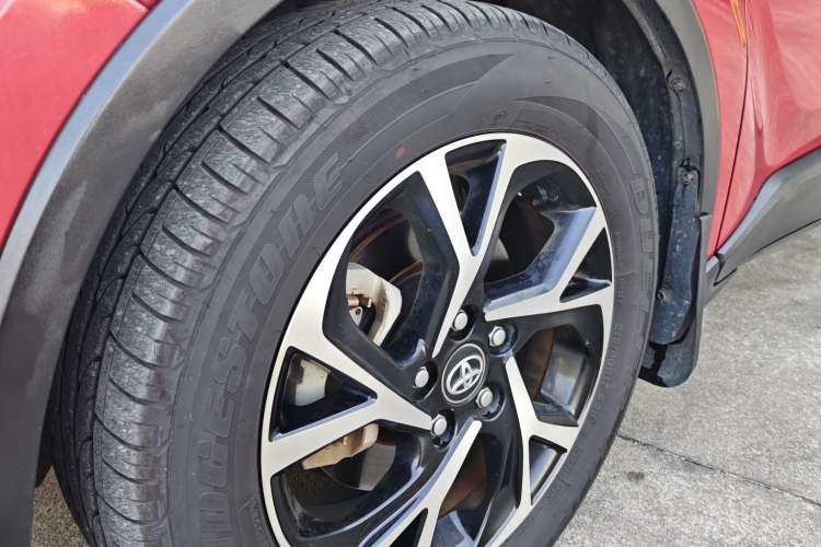 Used Toyota C-HR 2018 2.0L Leading with Sunroof China VI Standard