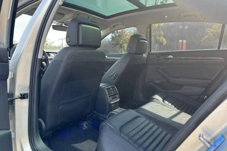 Used Volkswagen Magotan 2018 Facelift 330TSI DSG Luxury Model
