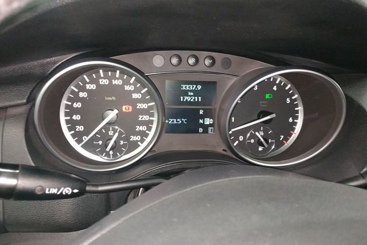 Used Mercedes-Benz R-Class 2017 R 320 4MATIC Business Edition Prestige Model
