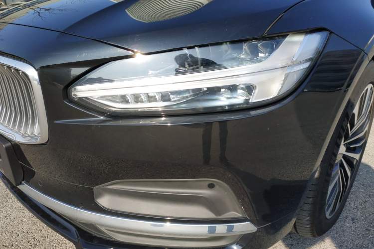 Used Volvo S90 2025 B5 Zhiyi Luxury Edition
