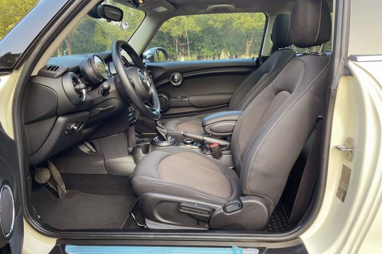 Used  MINI 2016 1.2T ONE Pioneer Edition
