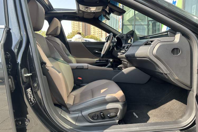 Used Lexus ES 2022 200 Excellence Edition