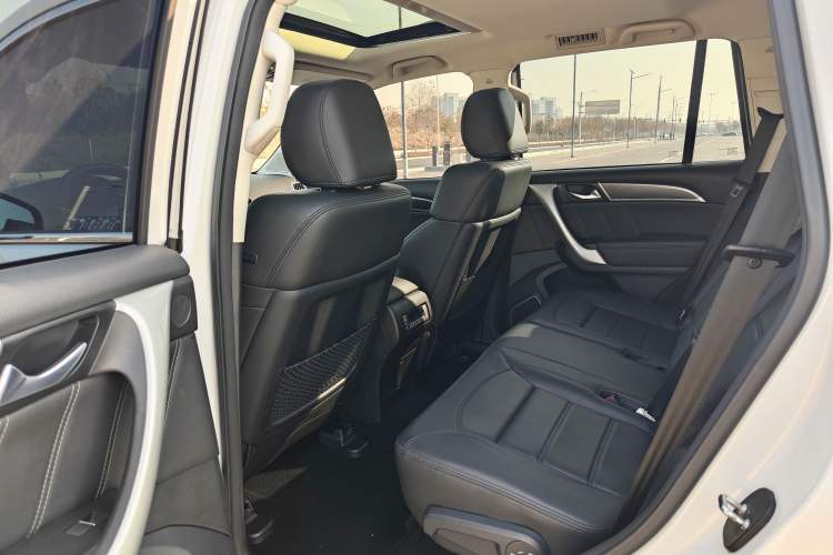 Used Haval H9 2016 2.0T Four-Wheel Drive Elite Version 5 Seats
