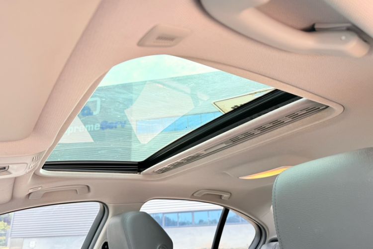 Used BMW 3 Series 2015 320i Luxury Line Stylish Edition
