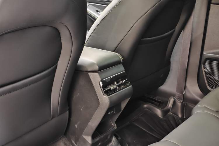 Used Geely Auto Coolray 2025 Bin Yue L 1.5T DCT Starlight Edition
