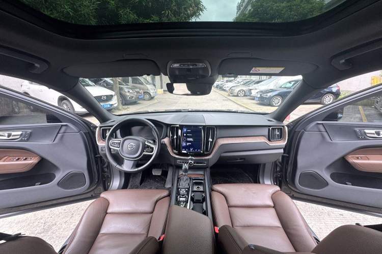 Used Volvo XC60 2021 T5 4x4 Smart Luxury Edition
