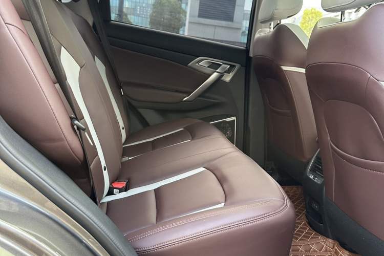 Used Geely Auto Emgrand X7 Sport 2022 1.8TD DCT Zhiya Trim
