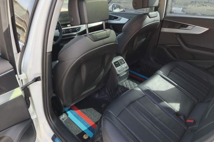 Used Audi A4L 2023 40 TFSI Fashion Dynamic Model
