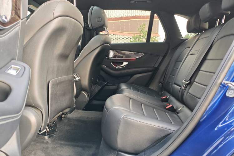 Used Mercedes-Benz GLC 2019 Facelift GLC 260 L 4MATIC Luxury Model
