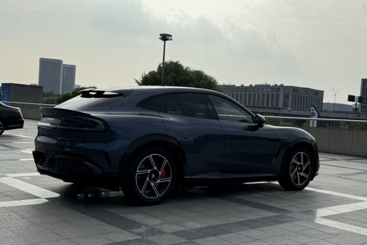 Used  YU7 2025 Ultra-Long Range High-Performance All-Wheel-Drive Max Edition
