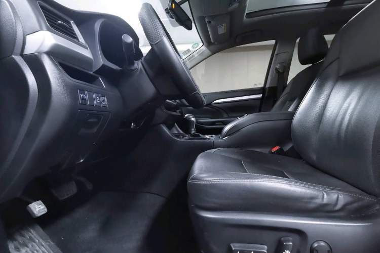 Used Toyota Highlander 2017 2.0T Two-Wheel Drive Luxury Edition 7 Seats
