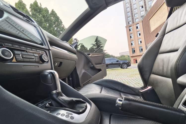 Used Volkswagen Golf 2012 1.4TSI Luxury Convertible Edition
