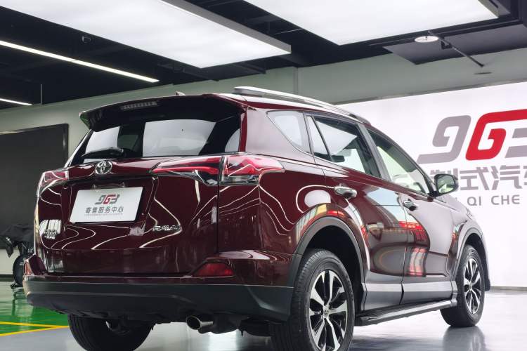 Used Toyota RAV4 2016 2.0L CVT Two-Wheel Drive Comfort Edition China V Standard