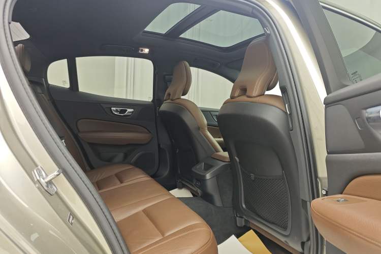 Used Volvo S60 2022 B4 Zhiyuan Luxury Edition
