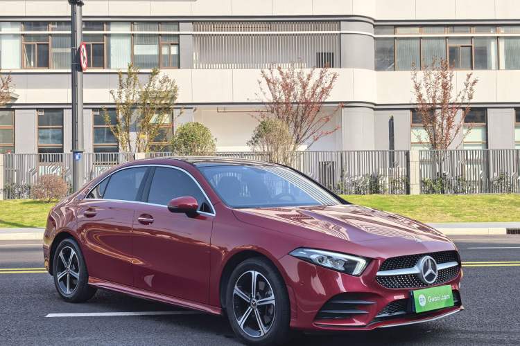 Used Mercedes-Benz A-Class 2022 Second Facelift A 200 L Sport Sedan Fashion Version
