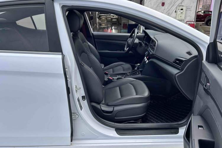 Used Hyundai Elantra 2019 1.4T Dual-Clutch Xuan Dong · Dynamic Model