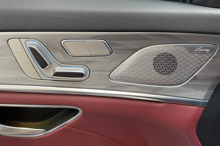 Used JETOUR X70 PLUS 2023 1.5T DCT Brave PLUS 5-Seater
