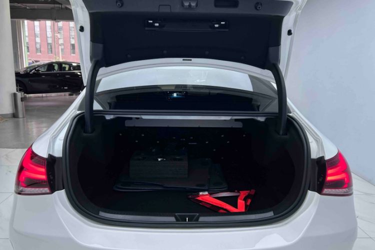 Used Mercedes-Benz A-Class 2022 Restyled A 200 L Sport Sedan Fashion Version
