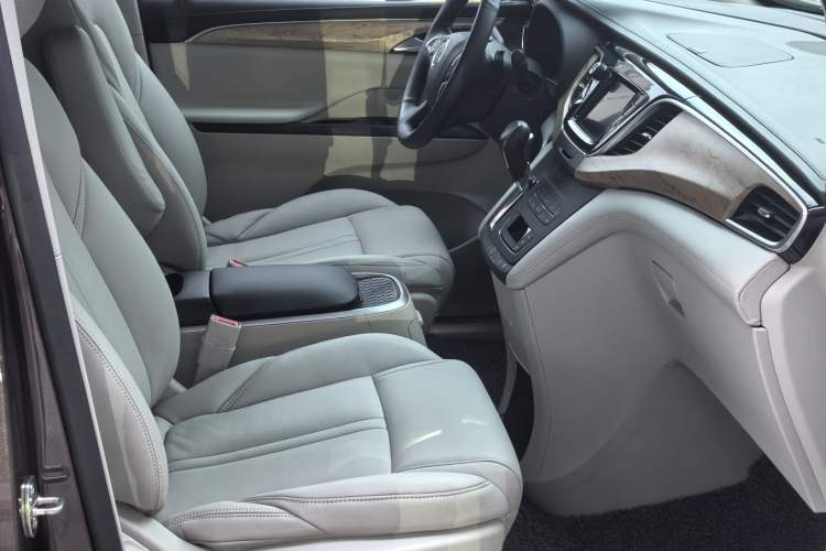 Used Buick GL8 2017 ES 28T Comfort Model China V Standard
