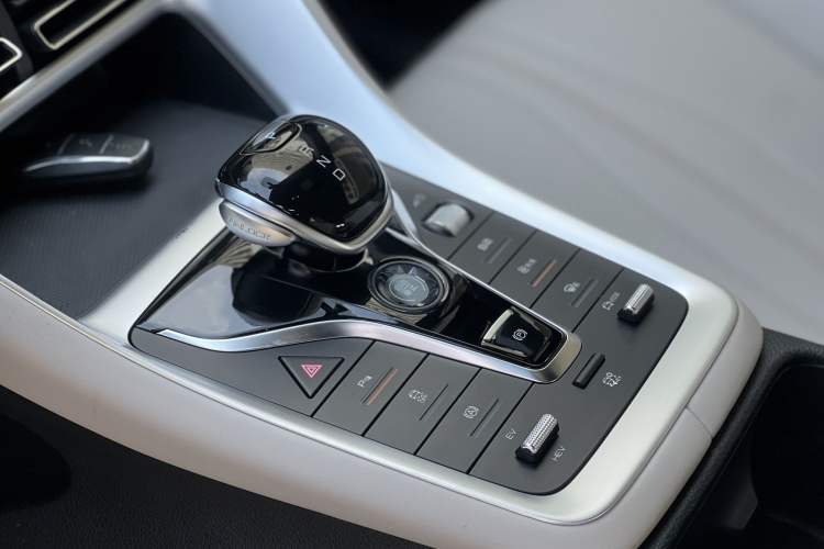 Used BYD Song Pro New Energy 2024 HONOR Edition DM-i 71KM Navigation Model
