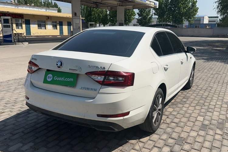 Used Skoda Octavia 2018 1.6L Automatic Comfort Edition
