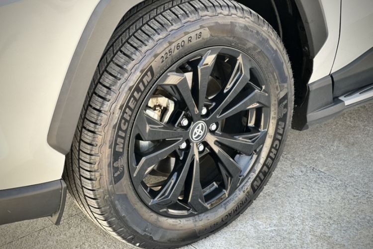 Used Toyota RAV4 2023 Dual-Engine 2.5L E-CVT Four-Wheel Drive Elite Plus Edition
