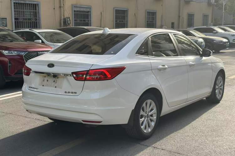 Used Ford Escort 2017 Happiness Edition 1.5L Automatic Fashion Version
