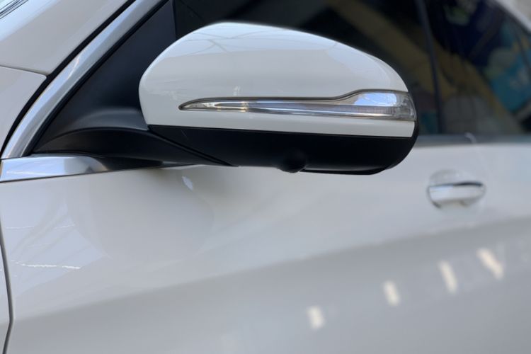 Used Mercedes-Benz GLC 2018 GLC 260 4MATIC Luxury Model
