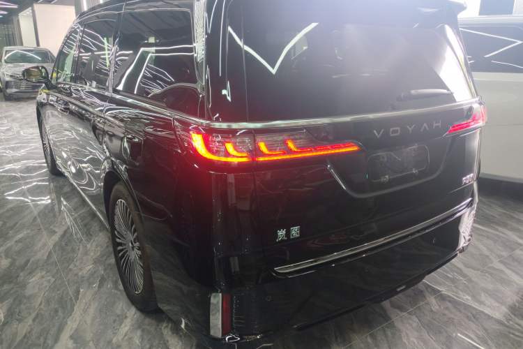 Used VOYAH Dream 2025 PHEV Four-Wheel-Drive Flagship Kunpeng Edition

