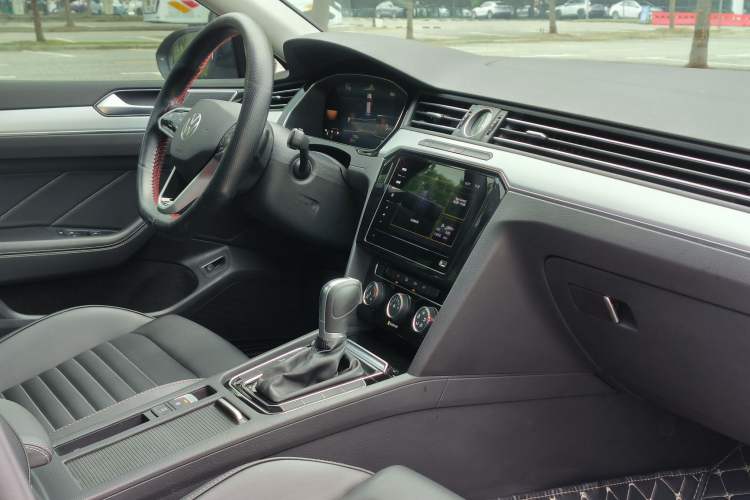 Used Volkswagen Magotan 2023 2 Million Units Limited-Edition 280TSI DSG Comfort Version
