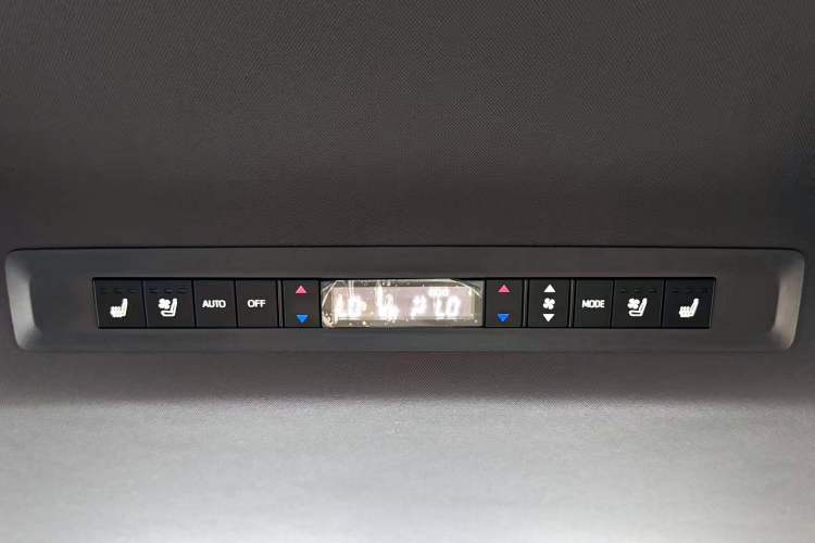 Used Toyota Sienna 2023 2.5L Hybrid Deluxe Edition
