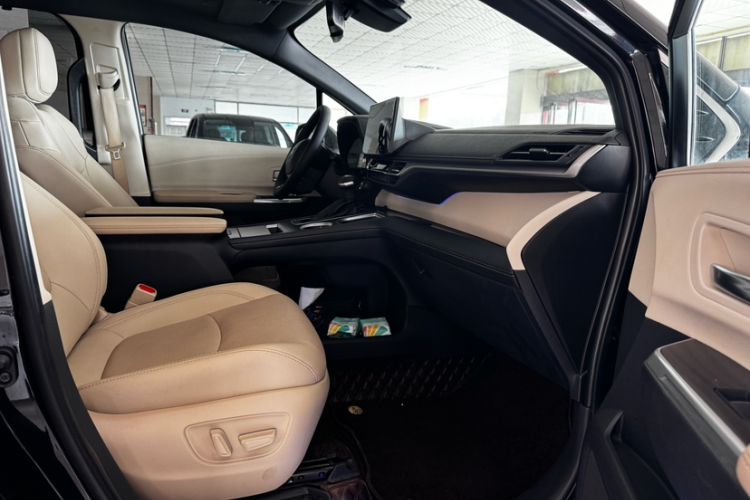 Used Toyota Sienna 2021 2.5L Hybrid Ultimate Edition
