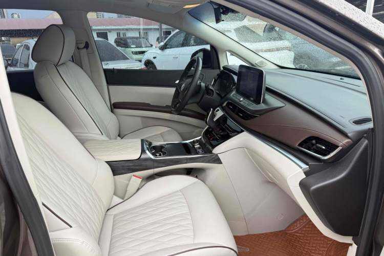 Used Buick GL8 2021 Land Cruiser Executive Class 652T Comfort Model
