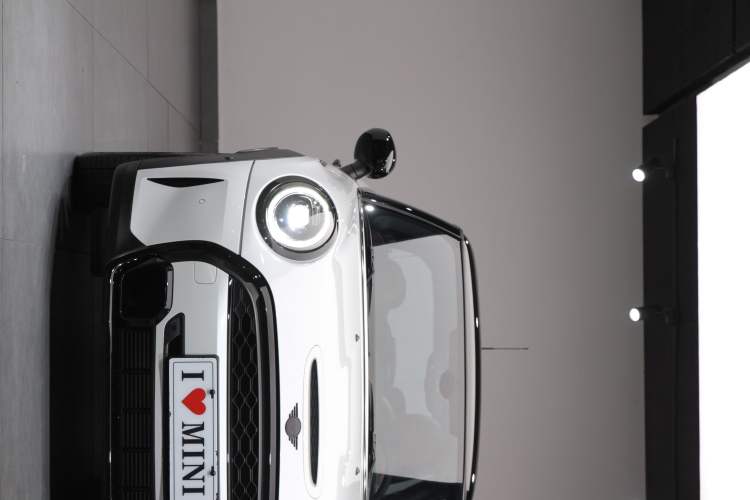 Used  MINI 2023 Updated 2.0T COOPER S Artist
