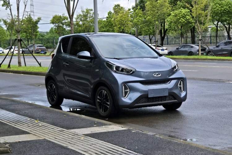 Used Chery Little Ant 2022 Revised Version Sweet Pink Edition Half-Sugar Version Lithium Iron Phosphate 30.7 kWh 30 kW 301 km
