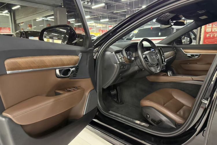 Used Volvo S90 2021 B5 Zhiyi Luxury Edition
