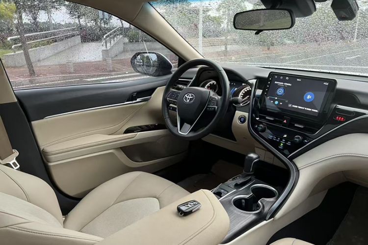 Used Toyota Camry 2021 2.0G Luxury Edition
