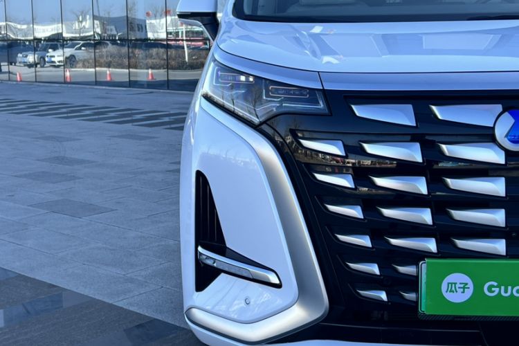 Used Denza D9 2022 DM-i 1040 Prestige Model