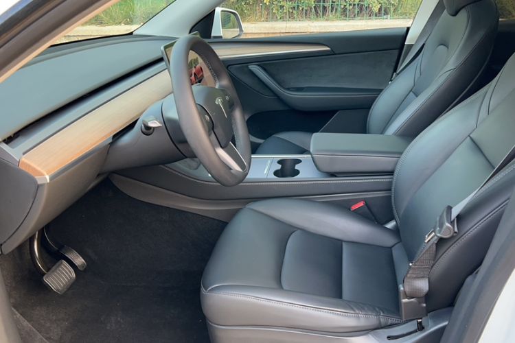 Used Tesla Model Y 2021 Long-Range All-Wheel-Drive Version 3D7
