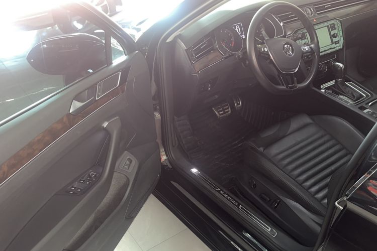 Used Volkswagen Magotan 2019 330TSI DSG Leading Model China VI Standard