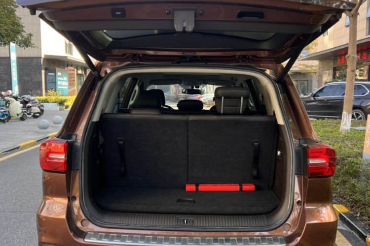 Used Roewe RX8 2018 30T Smart Connectivity Two-Wheel Drive Flagship Edition