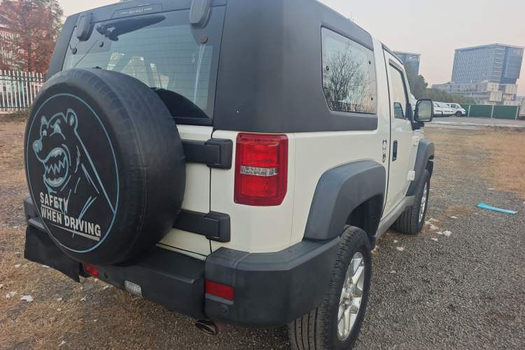 Used  BJ40 2016 2.0T Manual Two-Wheel Drive Prestige Edition